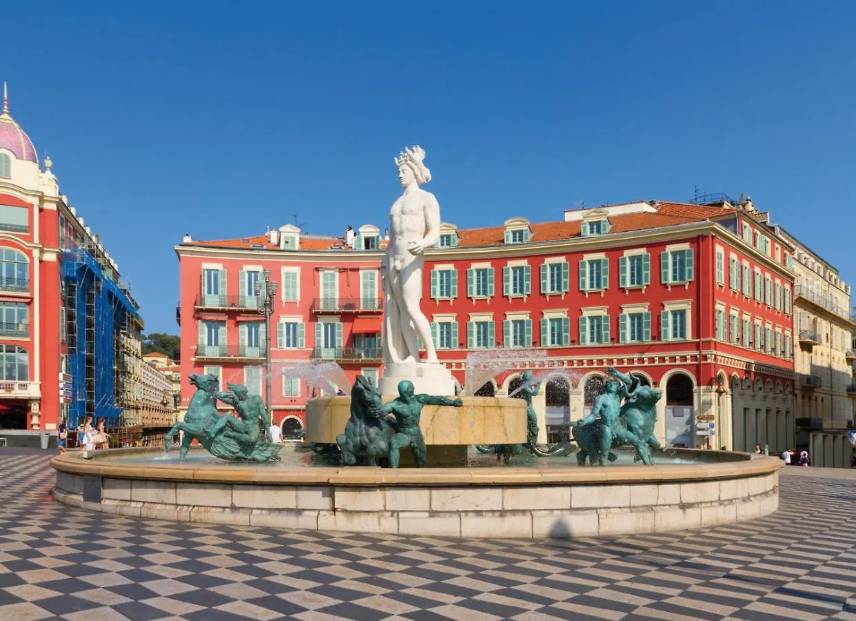 Romantique - Neaspace Vieux Niza 0*,  Francia