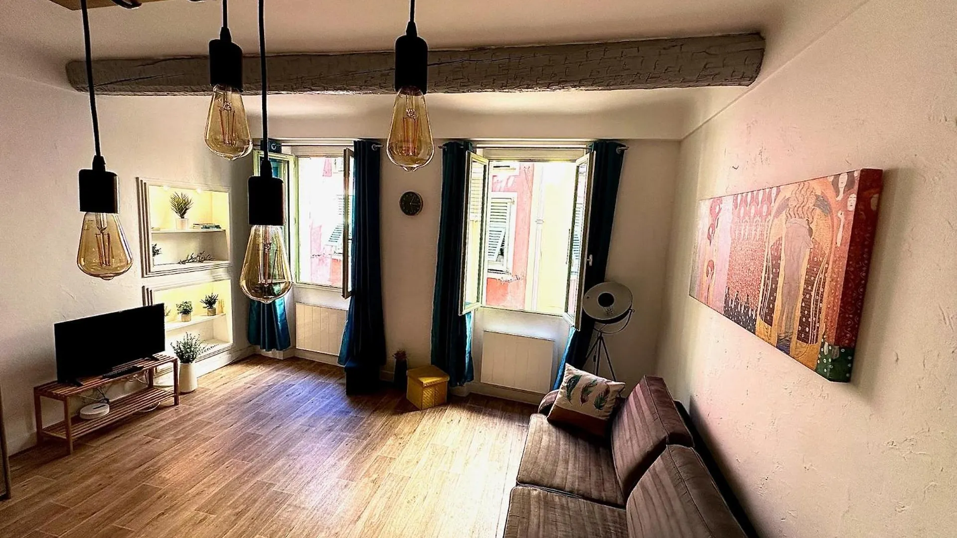 Romantique - Neaspace Vieux Niza